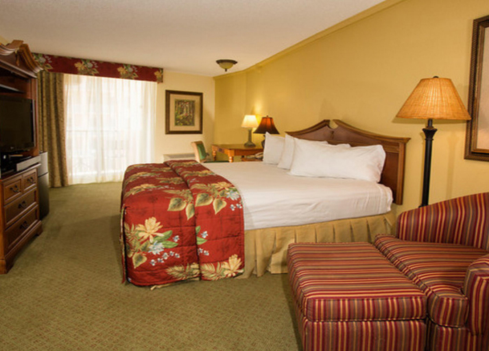 Bedroom 3, Delta Hotels Daytona Beach Oceanfront, Volusia