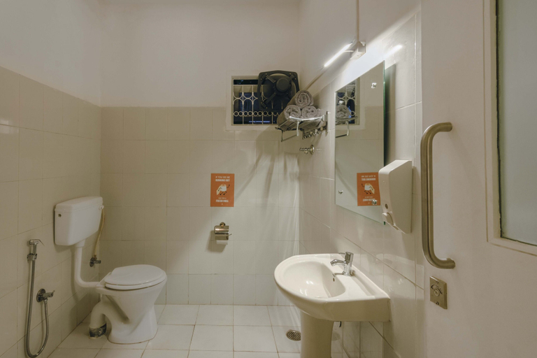 Bathroom, Zostel Bangalore - Hostel, Bangalore
