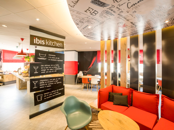 Public Area 4, ibis Barcelona Castelldefels, Barcelona