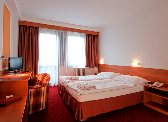 Bedroom 4, Globus, Praha 4