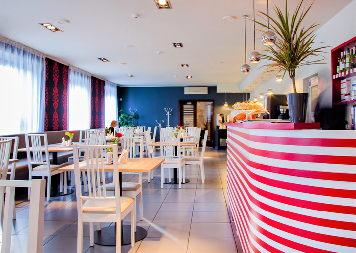 Tia Hotel, Riga