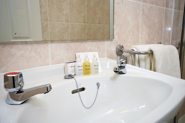 Bathroom 4, Royal Hotel, Stornoway, Eilean Siar