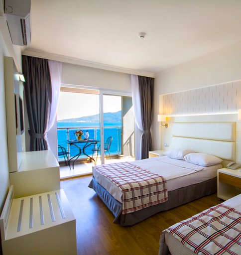 Bedroom 2, Yunus Beach Hotel, Marmaris