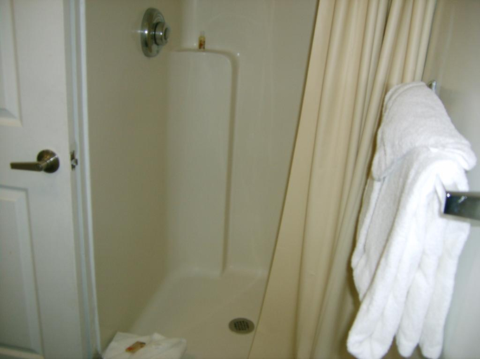 Bathroom 4, Sunstyle Suites, Orange