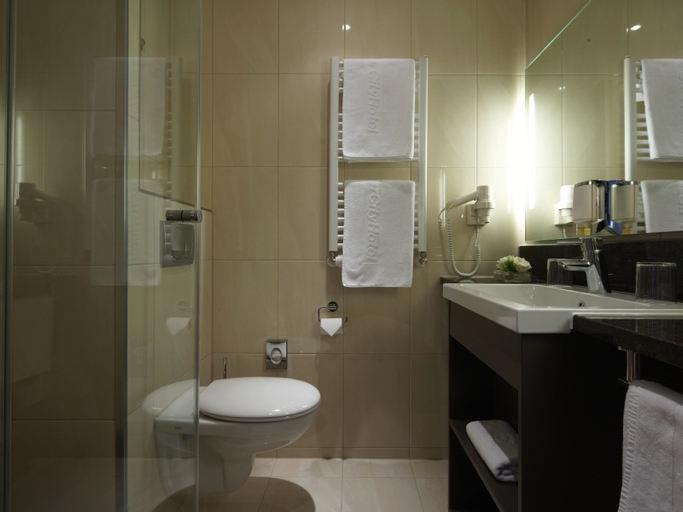 Bathroom 19