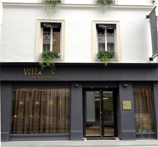Exterior & Views