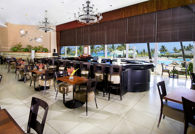 Food & Drinks 5, Deauville Beach Resort, Miami-Dade