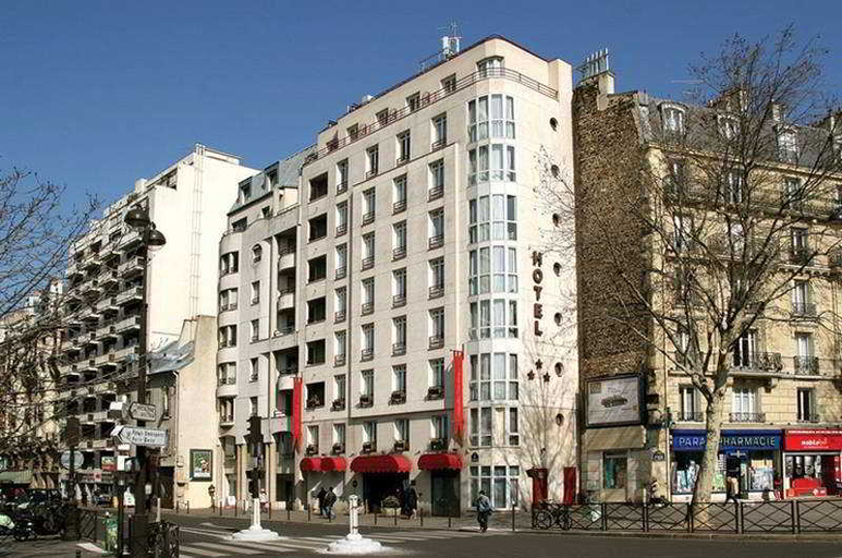 Exterior & Views