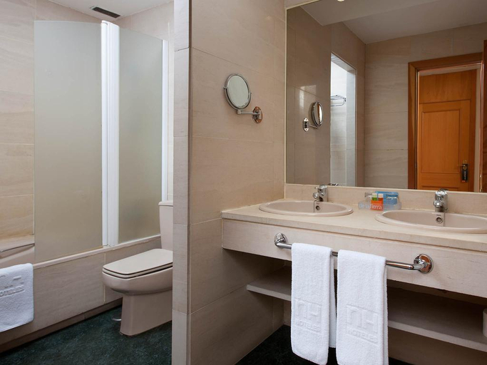 Bathroom 4, Apartamentos TH Las Rozas, Madrid