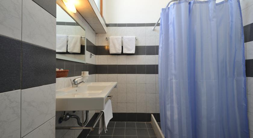 Bathroom 5, Hotel Eri, South Aegean