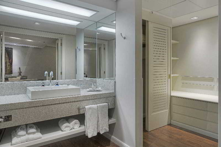 Bathroom 5, Deville Prime Porto Alegre, Porto Alegre