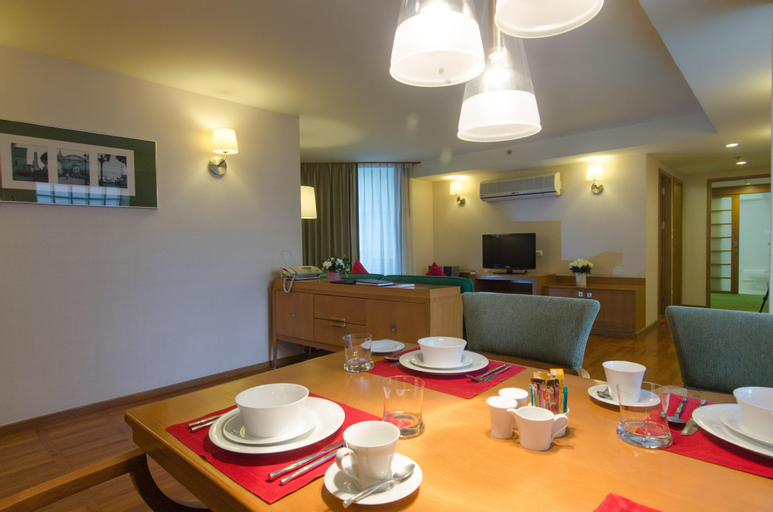 Dining Room 19