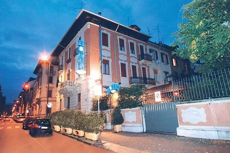 Bagliori, Milano