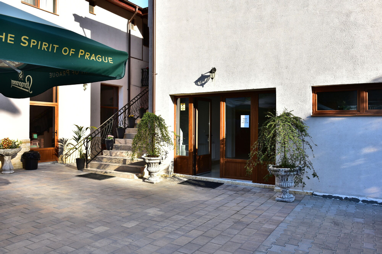 Hotel Ostrov, Calimanesti