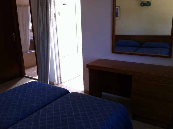 Bedroom 3, Hostal Roberto, Baleares