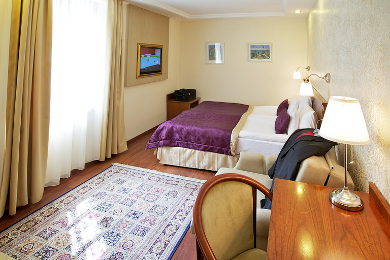 Bedroom 3, Gold Hotel Budapest, Budapesti
