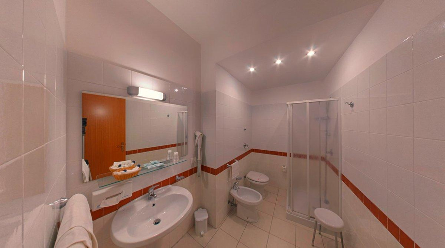 Bathroom 5, Panoramic, Trapani