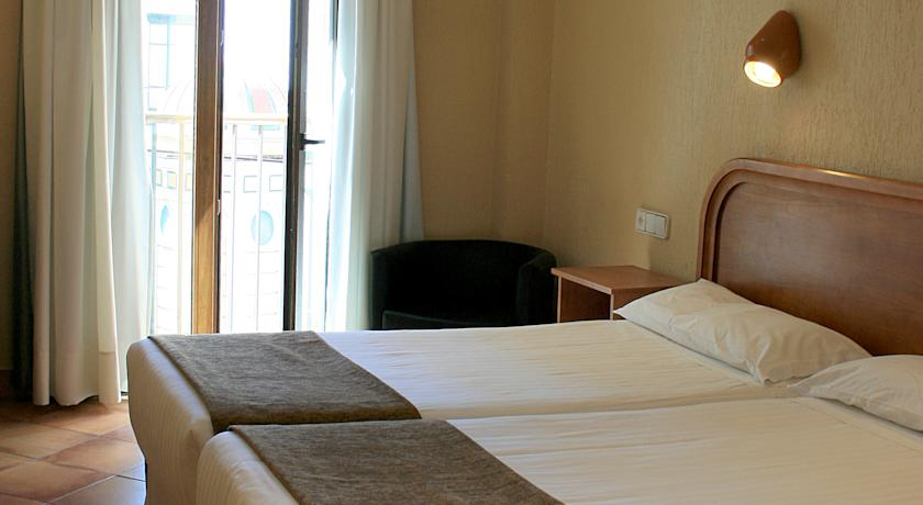 Bedroom 3, Los Cantaros, Cádiz