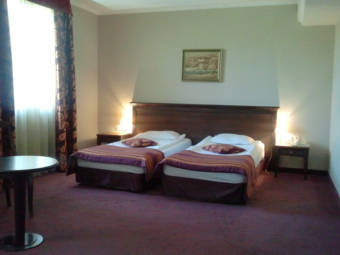 Bedroom 3, Yantra Grand Hotel -Sharlopov Hotels, Veliko Tarnovo