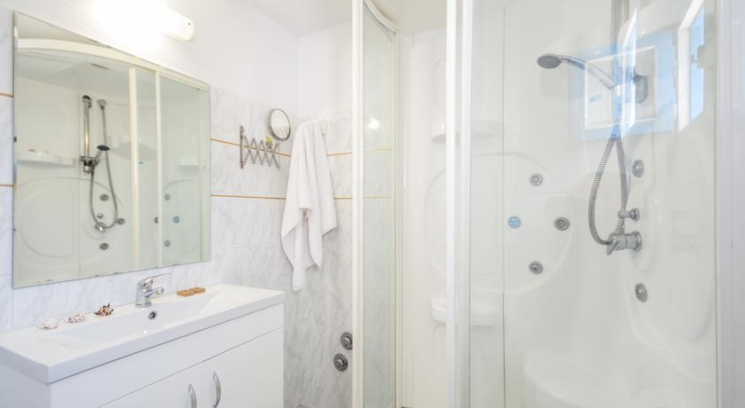 Bathroom 4, Poseidon Hotel (JNX), South Aegean