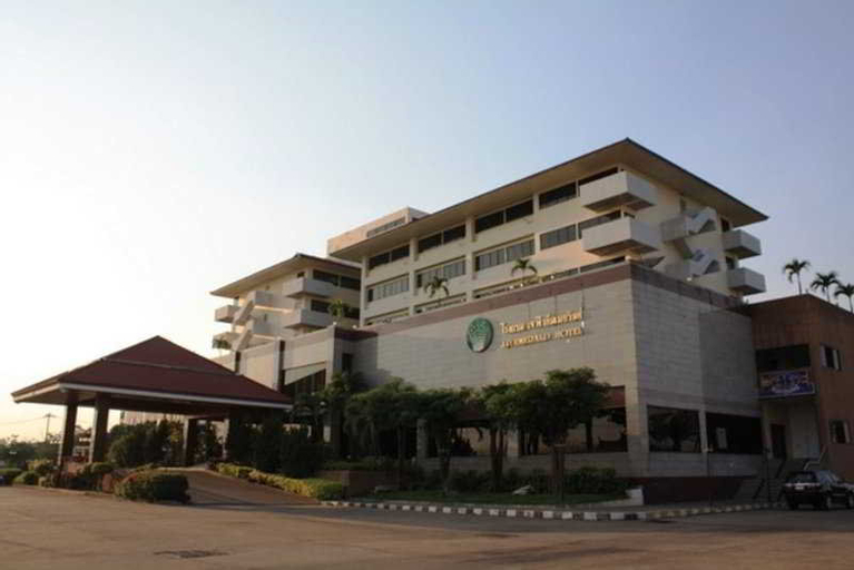 J. P. Emerald, Amphoe Muang Yasothon