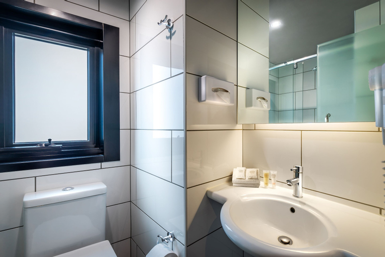 Bathroom 30
