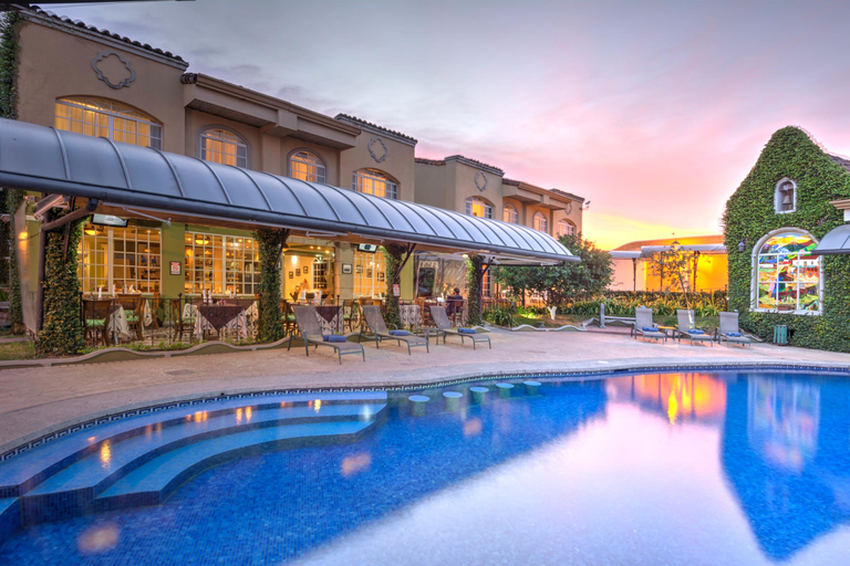Sport & Beauty 2, Hotel & Suites Casa Conde, Desamparados