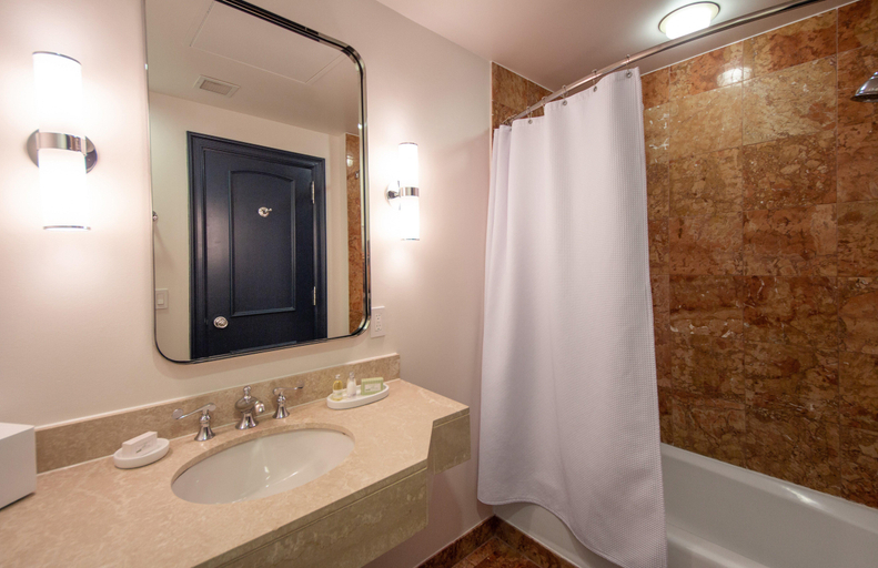 Bathroom 5, Magnolia New Orleans, Orleans