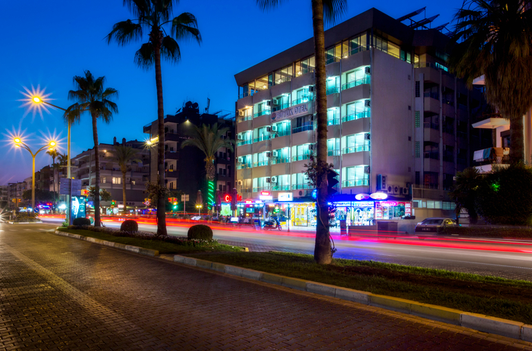 Exterior & Views