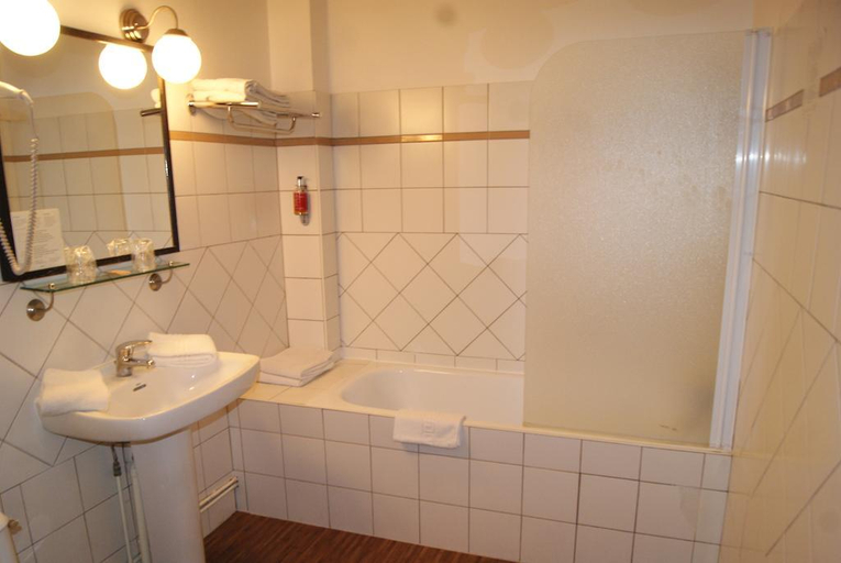 Bathroom 5, The Originals Boutique, Hôtel Danieli, Avignon, Vaucluse