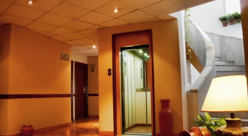Public Area 2, Los Cantaros, Cádiz