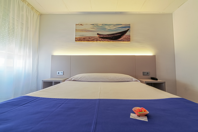 Bedroom 3, Hotel La Perla, Almería