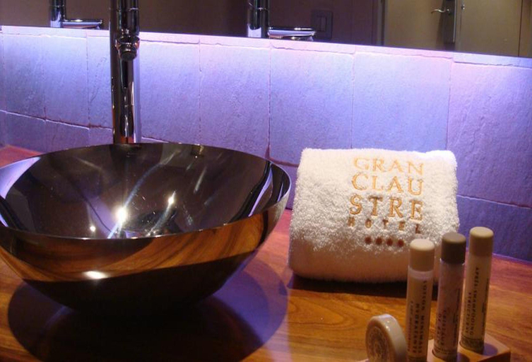 Bathroom 5, Hotel Gran Claustre, restaurante & spa, Tarragona
