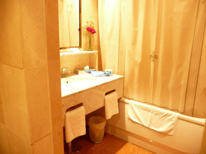 Bathroom 5, Milagros Golf, Cantabria