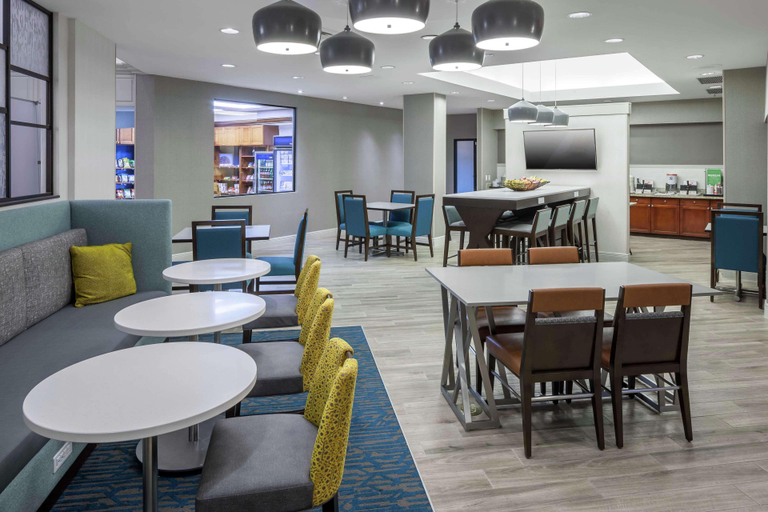 Food & Drinks 5, Hampton Inn & Suites Miami-Doral/Dolphin Mall, Miami-Dade