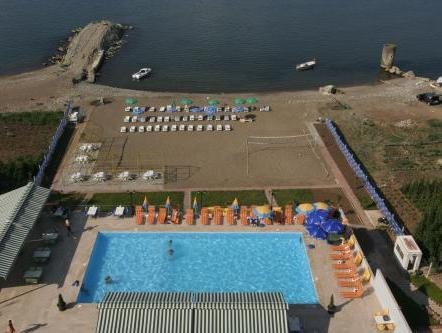 Mora Hotel, Merkez