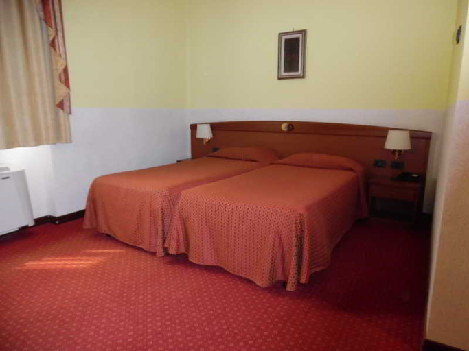 Bedroom 3, Hotel Majestic - Linate Airport, Milano