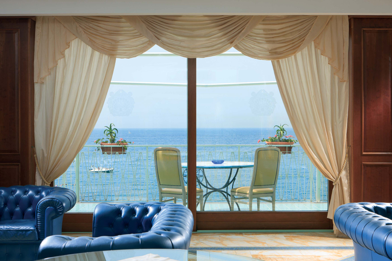 Public Area 4, Alimuri Bay Resort, Napoli