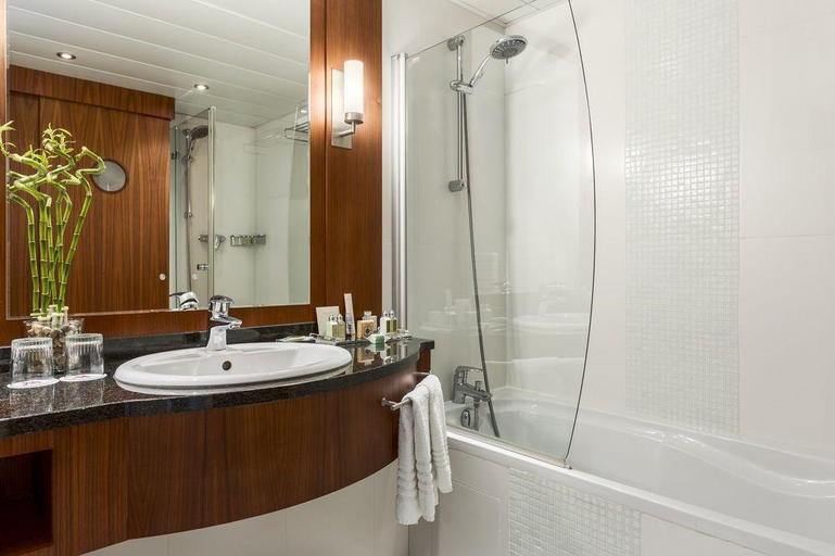 Bathroom 5, Marriott Hotel Cap D'Ail, Alpes-Maritimes