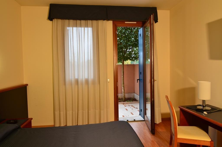 Bedroom 2, Crystal, Treviso
