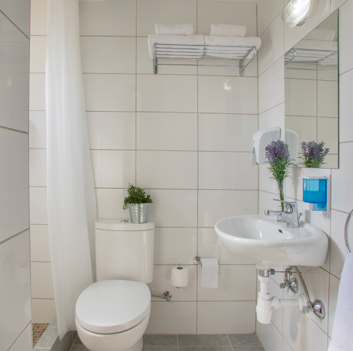 Bathroom 4, Cactus, Larnaca