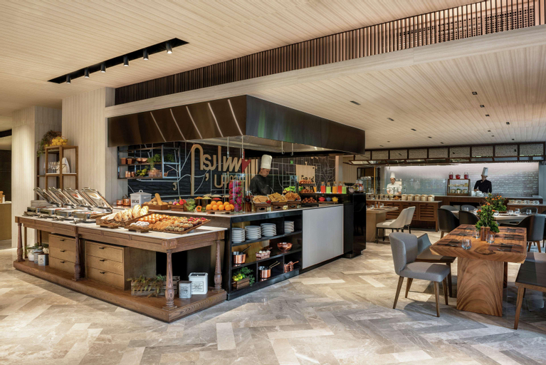 Food & Drinks 2, DoubleTree by Hilton Bangkok Ploenchit, Khlong Toey