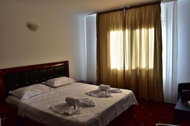 Hotel Ostrov, Calimanesti