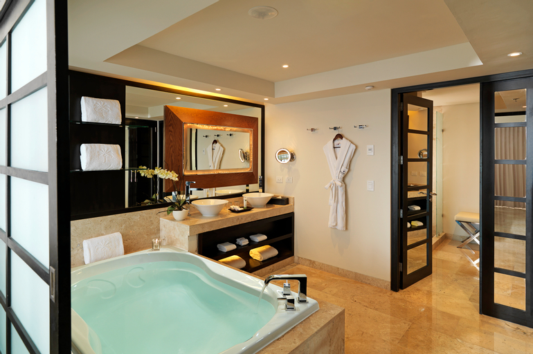 Bathroom 13