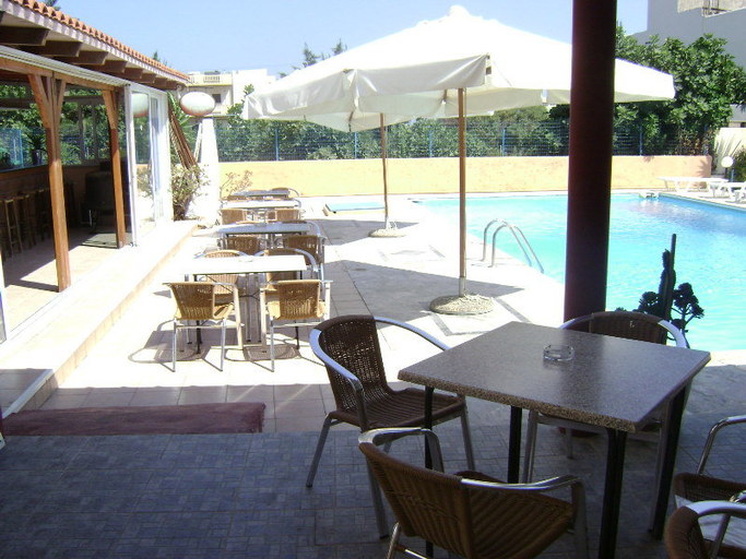 Others 3, Australia Hotel, Crete