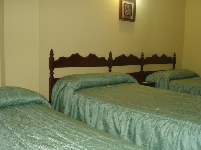 Bedroom 3, Hotel Las Rocas de Isla, Cantabria