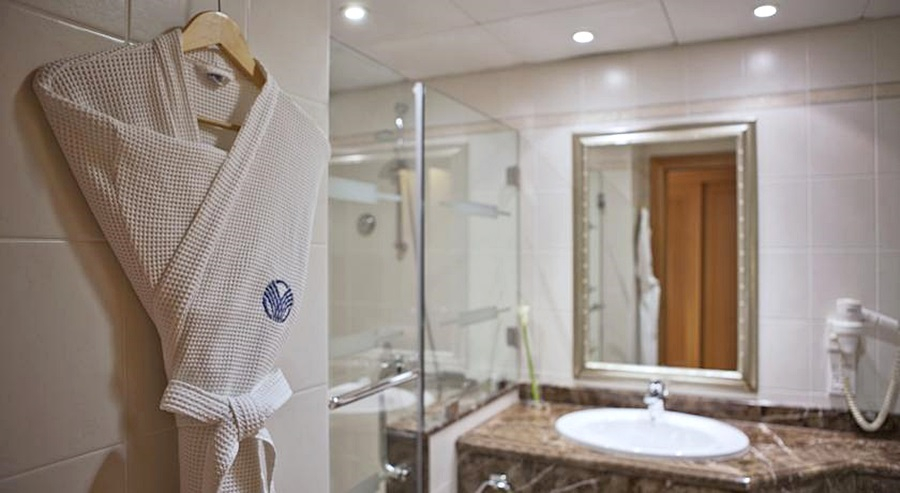 Bathroom 5, Al Maha Arjaan, Abu Dhabi City