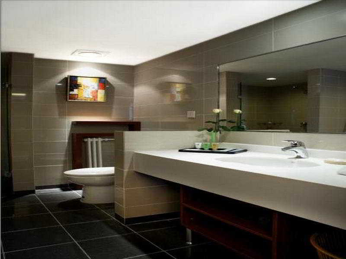 Bathroom 4, Comfort Suites Olympic Park Beijing, Beijing