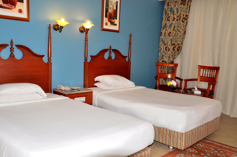 Bedroom 3, Hotel Titanic Beach Spa And Aqua Park, Safaja