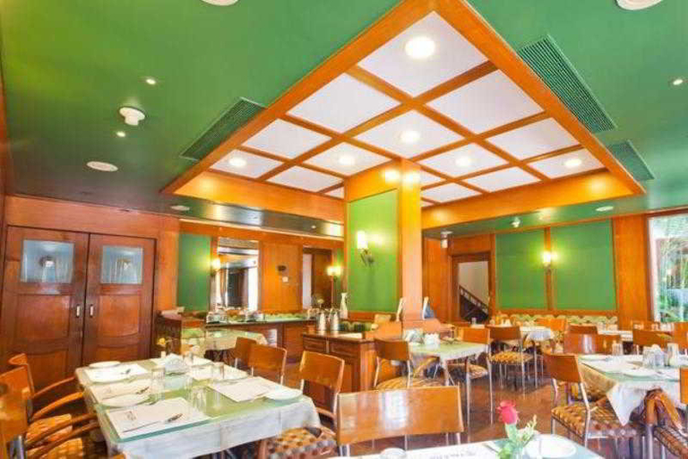 Food & Drinks 4, Trance Oakwood, Pune